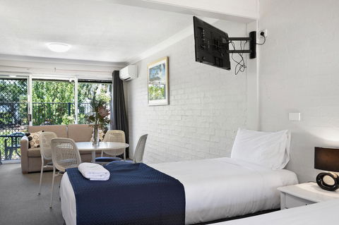 The Park Hotel Motel, Suffolk Park - Tourism Gold Coast 10