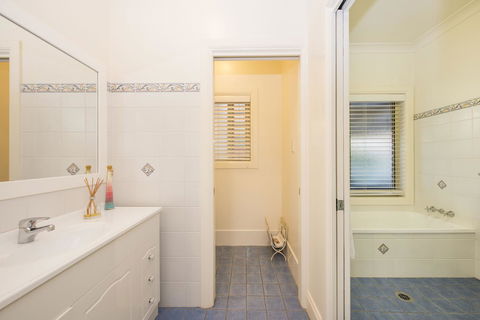 Colonial Court Villas - Tourism Gold Coast 6