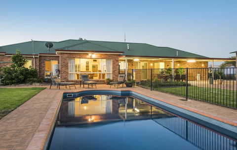 Colonial Court Villas - Tourism Gold Coast 2