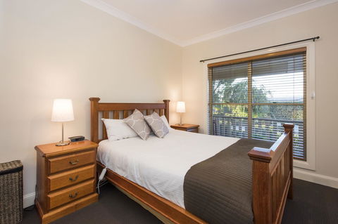 Colonial Court Villas - Tourism Gold Coast 12