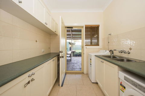 Colonial Court Villas - Tourism Gold Coast 7