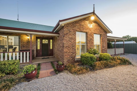 Colonial Court Villas - Tourism Gold Coast 1