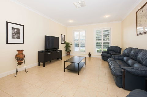 Colonial Court Villas - Tourism Gold Coast 8