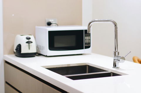 Modern & Cosy 2-Bedroom Apartment Hornsby - Tourism Gold Coast 9