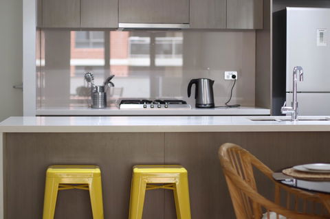 Modern & Cosy 2-Bedroom Apartment Hornsby - Tourism Gold Coast 8