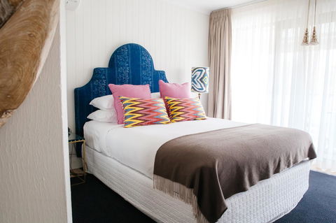 The Lord Byron - Tourism Gold Coast 1