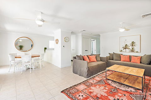 The Lord Byron - Tourism Gold Coast 12