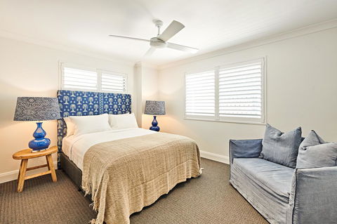 The Lord Byron - Tourism Gold Coast 13