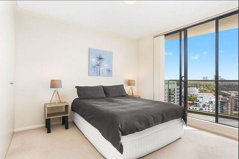 ACLiving Serviced Apartments - Tourism Gold Coast 8