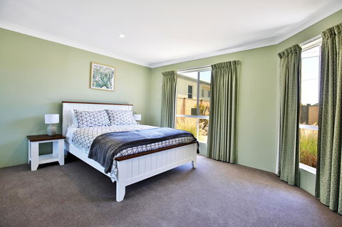 Neptune I Absolute Beachfront I Stunning Views - Tourism Gold Coast 15