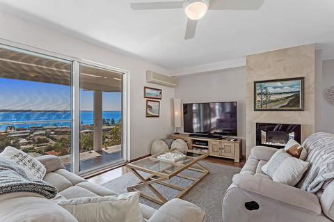Phuza Maningi 17 Myan Close - Tourism Gold Coast 4