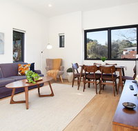 Stylish Apartment With Garage Near Bondi Beach - Tourism Gold Coast