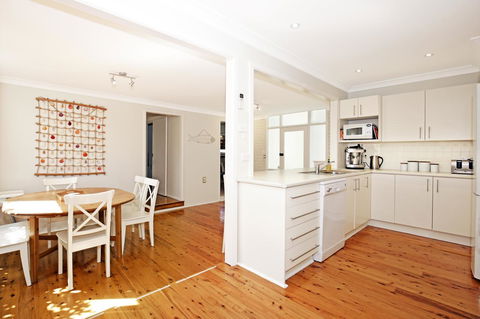 Hayes Beach House I Award Winner I 4 Mins To Beach - Tourism Gold Coast 5