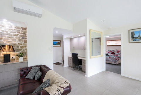Armidale Cottage - House 2 - Tourism Gold Coast 9