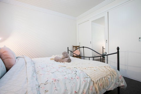 Armidale Cottage - House 2 - Tourism Gold Coast 24