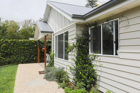 Armidale Cottage - House 2 - Tourism Gold Coast 2