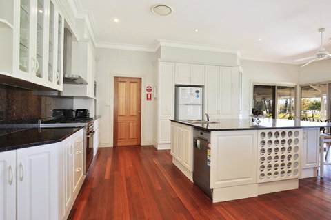 Terara Riverside Retreat - Gold Coast 8