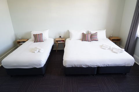 Rosehill Hotel - Tourism Gold Coast 2