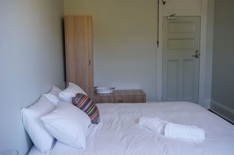 Rosehill Hotel - Tourism Gold Coast 17