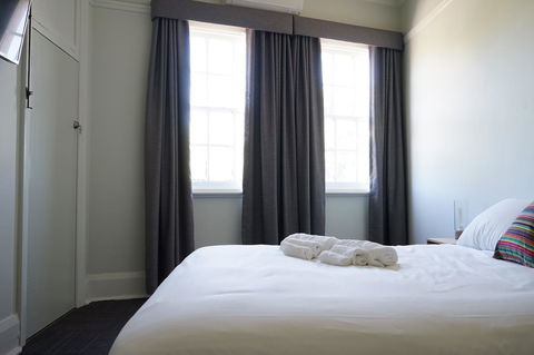 Rosehill Hotel - Tourism Gold Coast 19