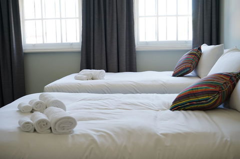 Rosehill Hotel - Tourism Gold Coast 13