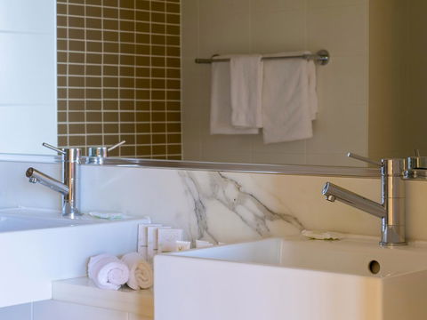 Sage Hotel Wollongong - Tourism Gold Coast 1