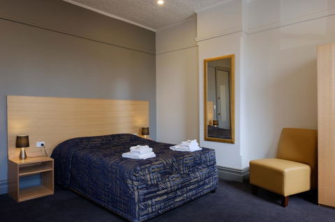 Royal Exhibition Hotel - Tourism Gold Coast 12