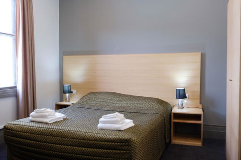 Royal Exhibition Hotel - Tourism Gold Coast 18