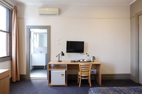 Royal Exhibition Hotel - Tourism Gold Coast 11