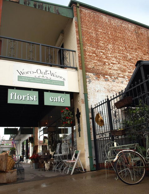 Quest Singleton - Gold Coast 9