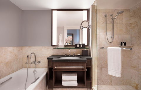 Four Seasons Hotel Sydney - Tourism Gold Coast 5