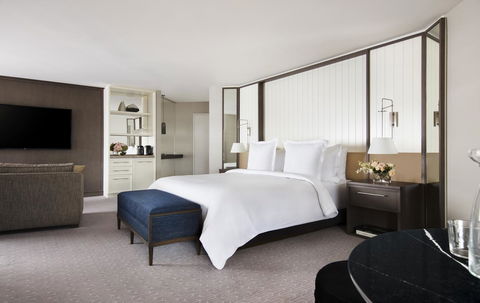 Four Seasons Hotel Sydney - Tourism Gold Coast 2