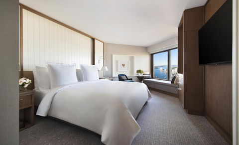Four Seasons Hotel Sydney - Tourism Gold Coast 12