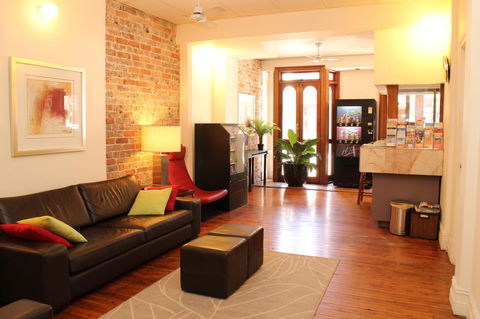 Newtown Cozy Stays - Tourism Gold Coast 9
