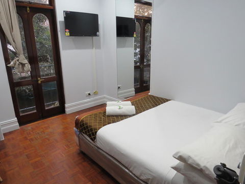 Newtown Cozy Stays - Tourism Gold Coast 4