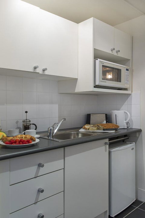 Macleay Hotel - Tourism Gold Coast 12