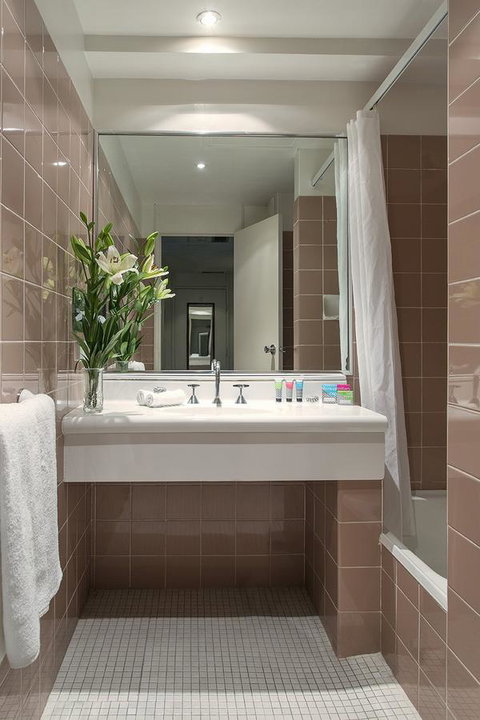 Macleay Hotel - Tourism Gold Coast 15