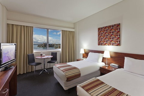 Macleay Hotel - Tourism Gold Coast 7