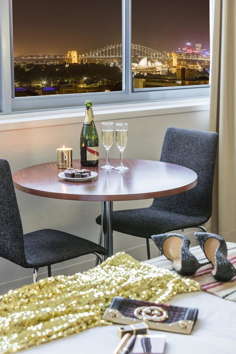 Macleay Hotel - Tourism Gold Coast 17
