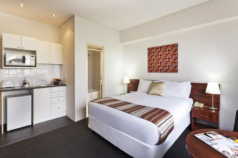 Macleay Hotel - Tourism Gold Coast 6