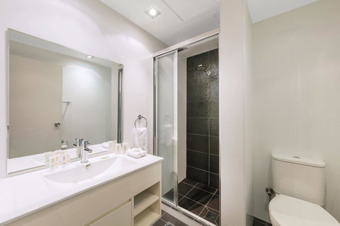 Macleay Hotel - Tourism Gold Coast 13