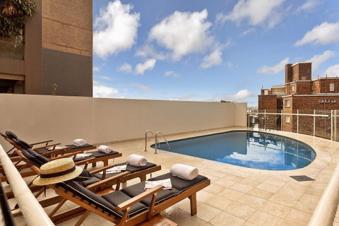 Macleay Hotel - Tourism Gold Coast 25