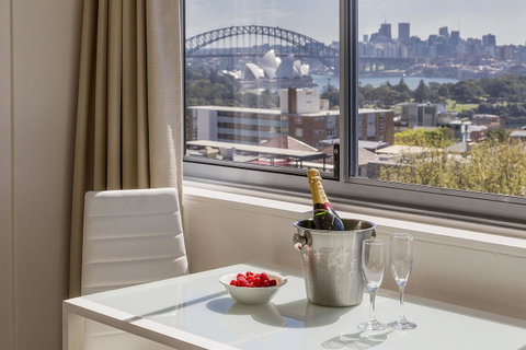 Macleay Hotel - Tourism Gold Coast 18