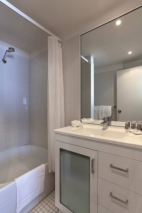 Macleay Hotel - Tourism Gold Coast 14