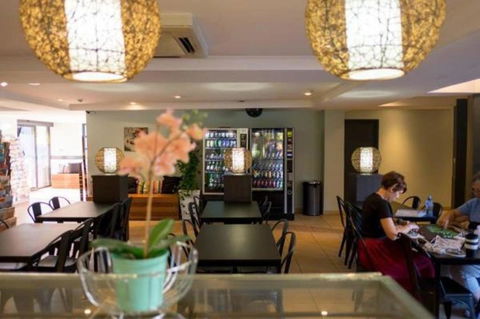 Hotel Hacienda - Tourism Gold Coast 4