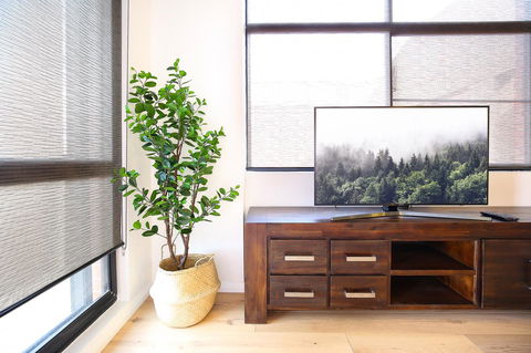 Vibrant Inner-city Living - Darling Harbour Fringe - Tourism Gold Coast 7