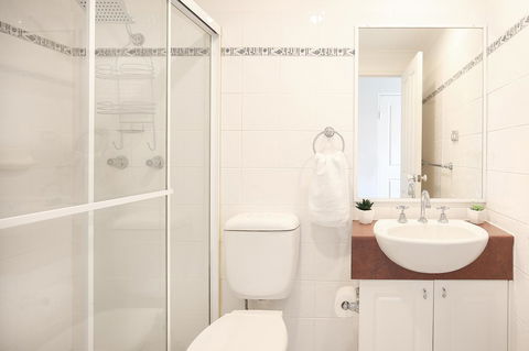 Vibrant Inner-city Living - Darling Harbour Fringe - Tourism Gold Coast 12