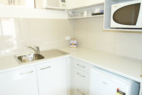 Hibiscus Motel - Tourism Gold Coast 12