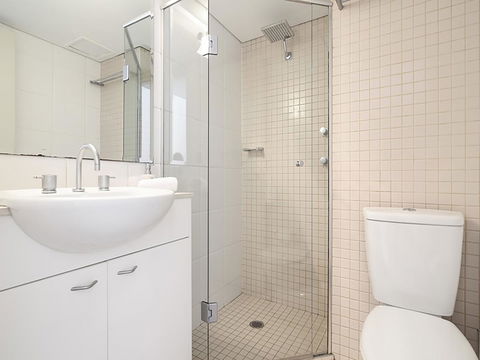 Lower Bridge And Sails - Executive 2BR Darlinghurst Apartment With Balcony And Rooftop Views - Tourism Gold Coast 9