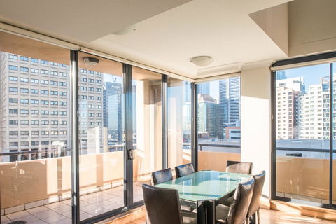 Seasons Harbour Plaza - Tourism Gold Coast 11